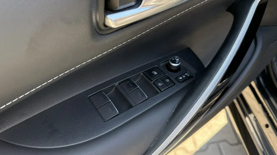TOYOTA Corolla -