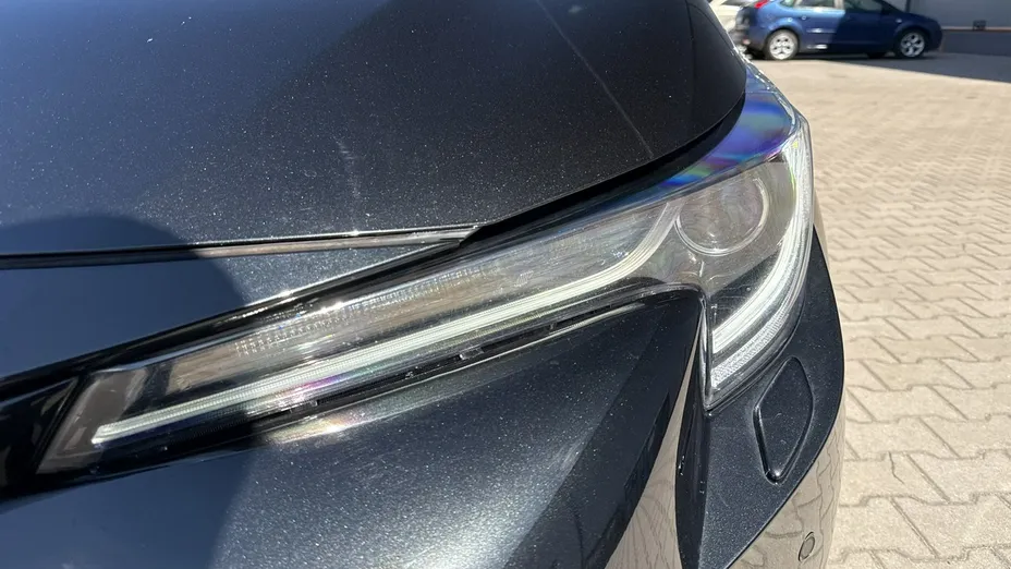 TOYOTA Corolla -