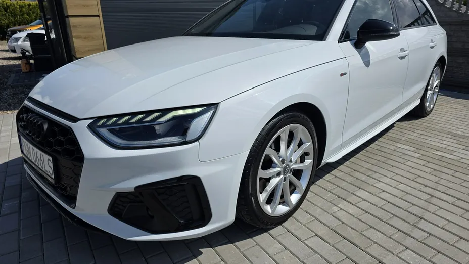 AUDI A4 -
