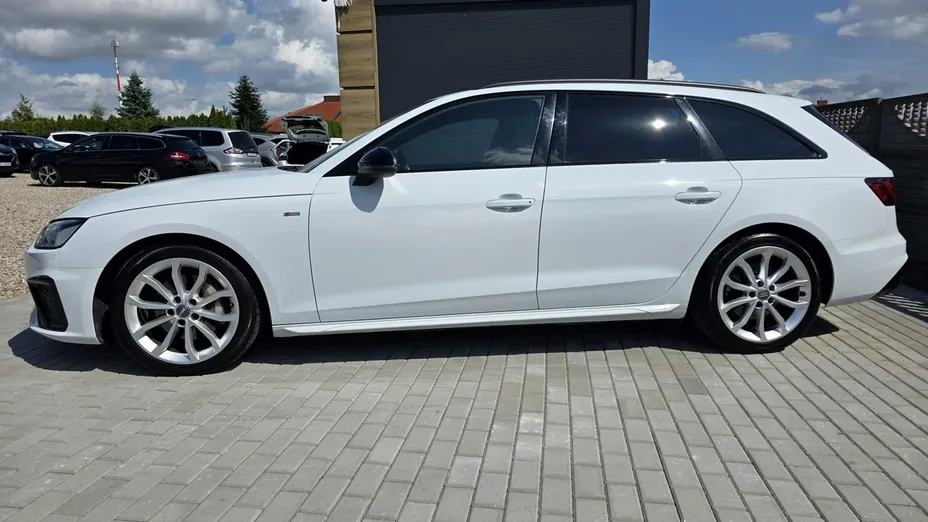 AUDI A4 -