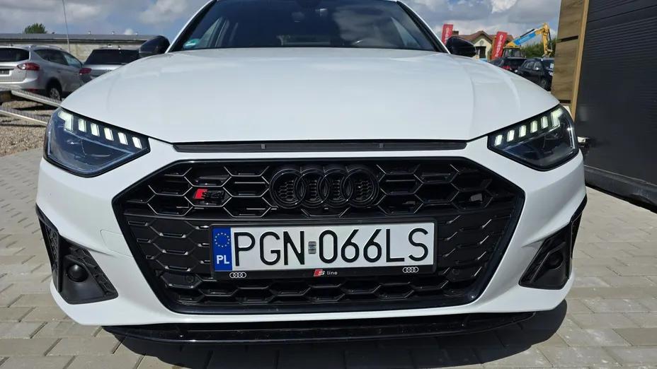 AUDI A4 -