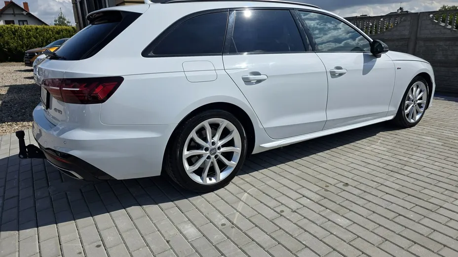 AUDI A4 -