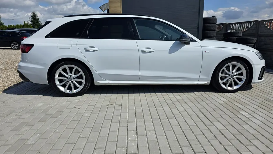 AUDI A4 -