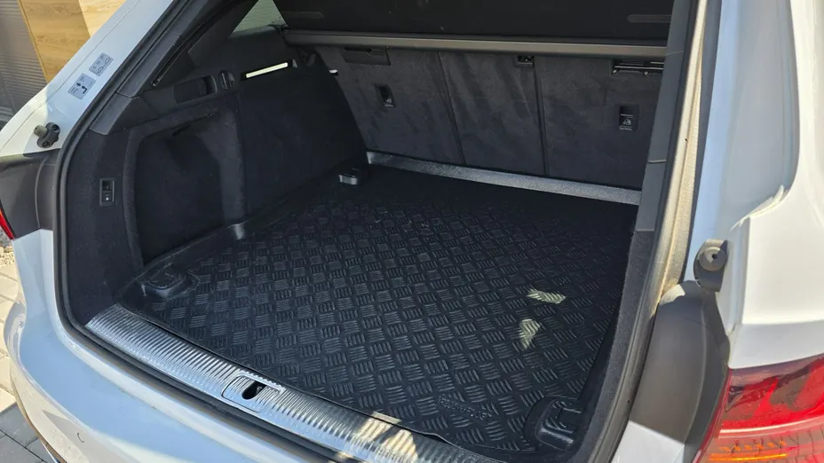 AUDI A4 -