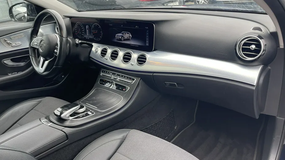 MERCEDES-BENZ E Klasa -