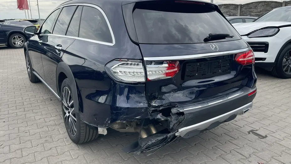 MERCEDES-BENZ E Klasa -