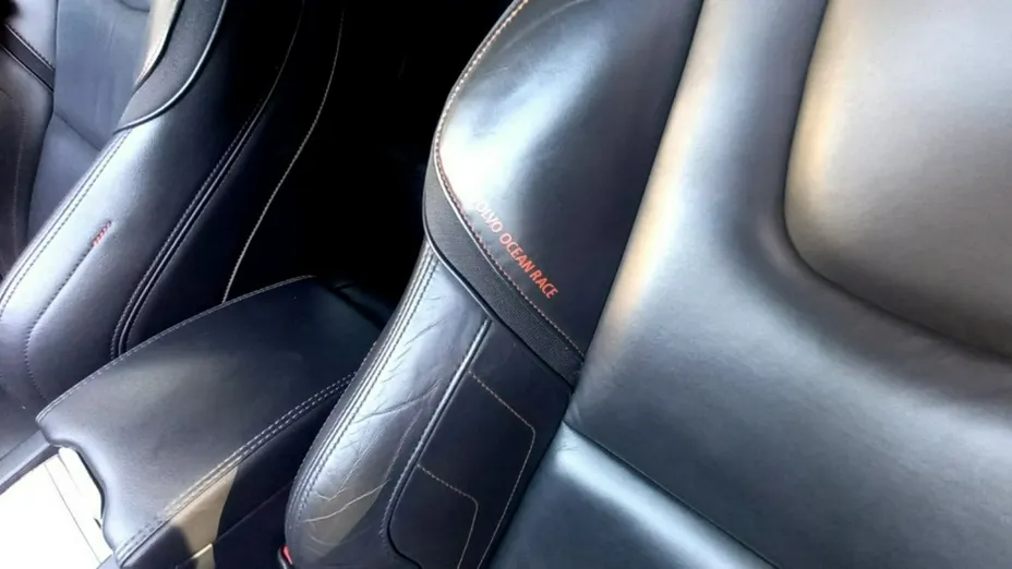VOLVO XC60 -