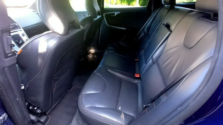 VOLVO XC60 -