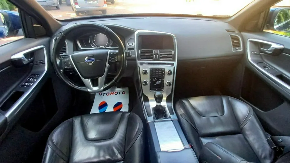 VOLVO XC60 -