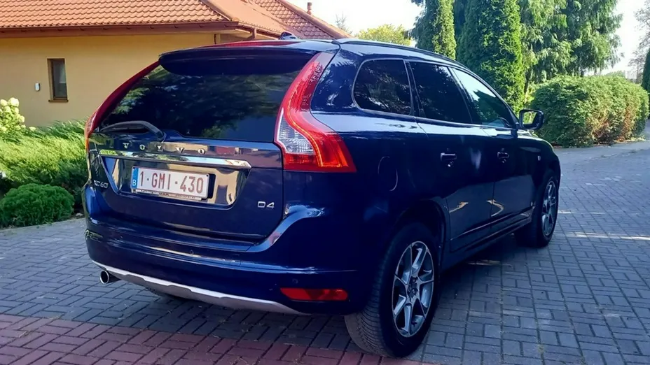 VOLVO XC60 -
