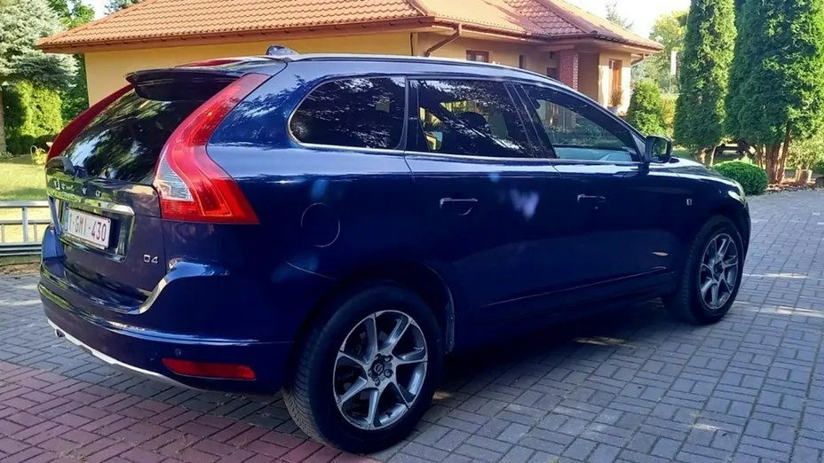 VOLVO XC60 -