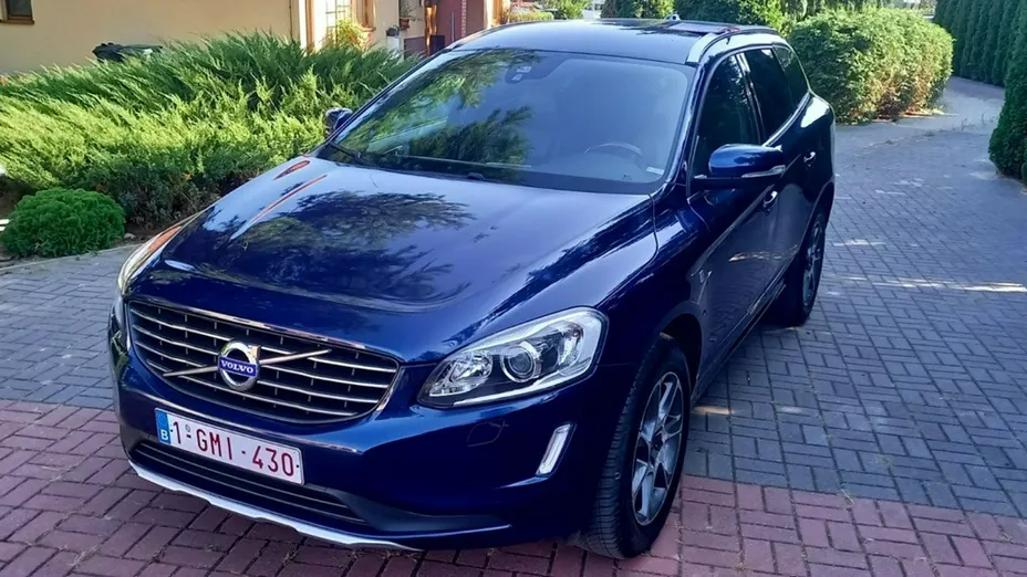 VOLVO XC60 -