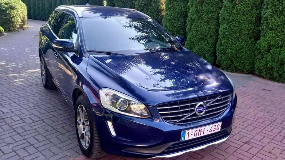VOLVO XC60 -