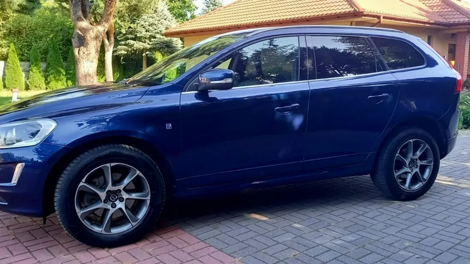 VOLVO XC60 -