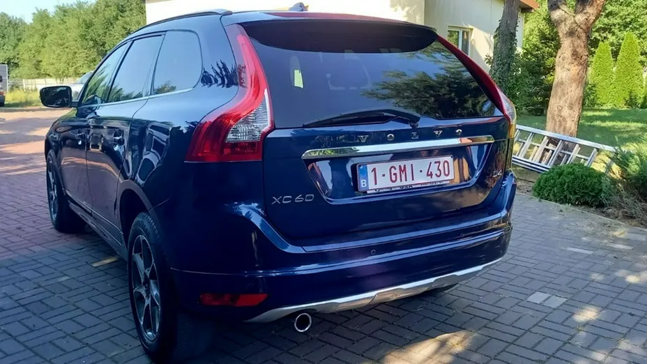VOLVO XC60 -