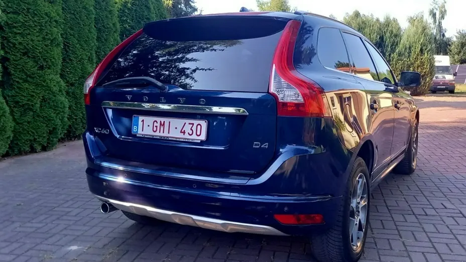 VOLVO XC60 -