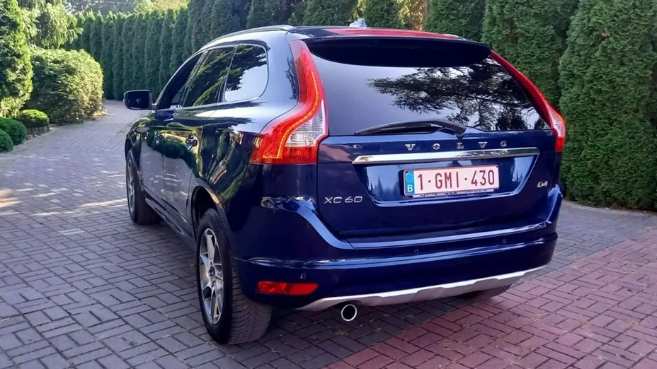 VOLVO XC60 -