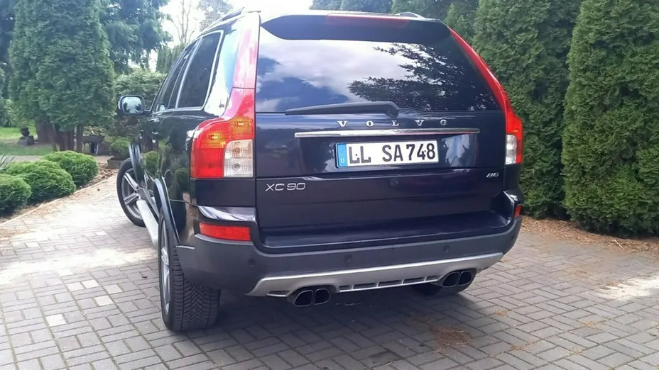 VOLVO XC90 -