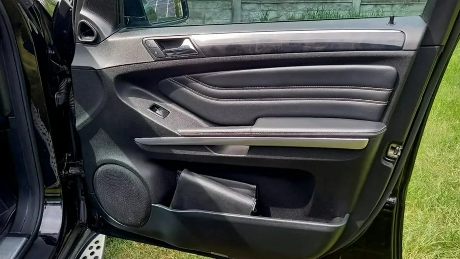 MERCEDES-BENZ ML -