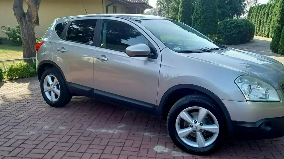 NISSAN Qashqai -