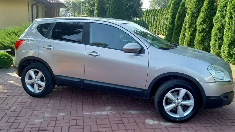 NISSAN Qashqai -