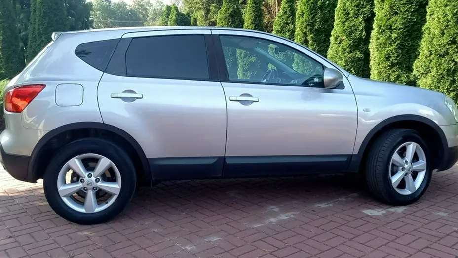 NISSAN Qashqai -