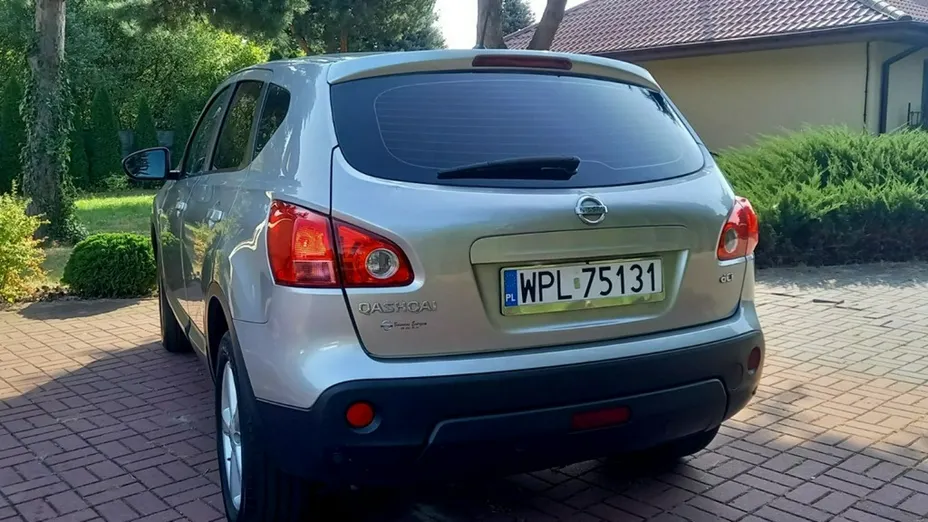 NISSAN Qashqai -