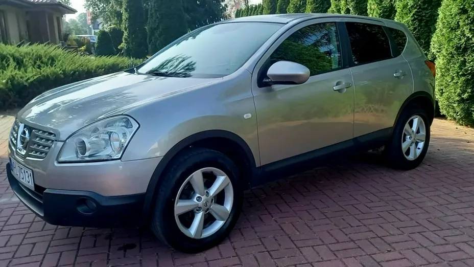 NISSAN Qashqai -