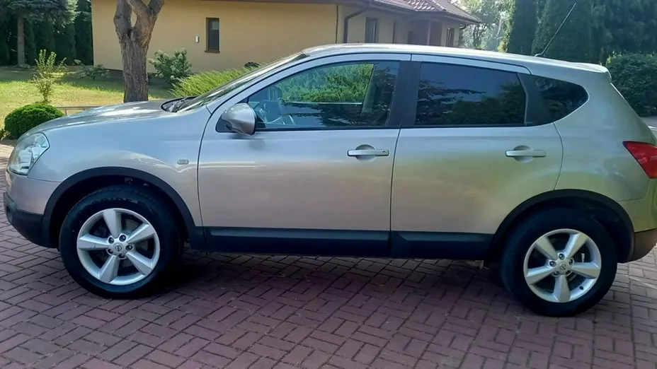 NISSAN Qashqai -