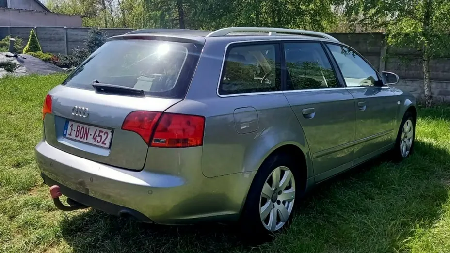 AUDI A4 -