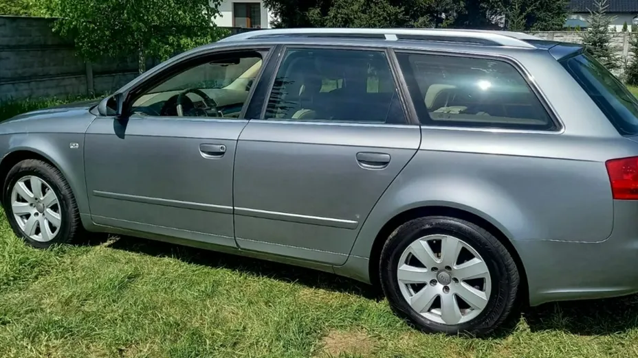 AUDI A4 -
