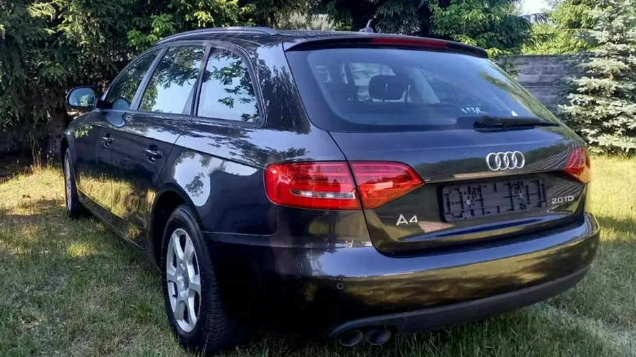 AUDI A4 -