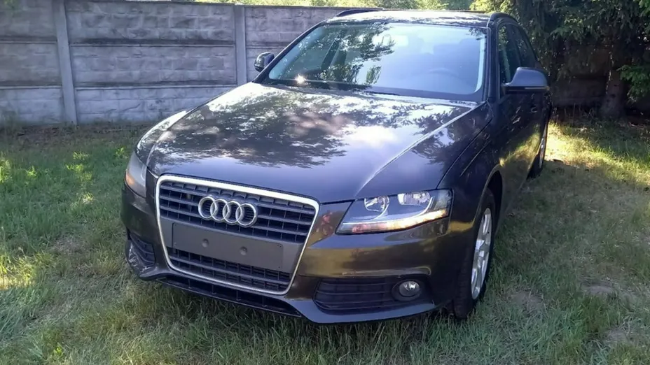 AUDI A4 -