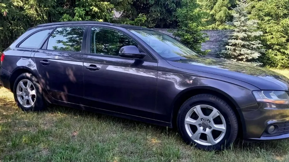 AUDI A4 -