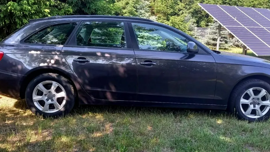 AUDI A4 -
