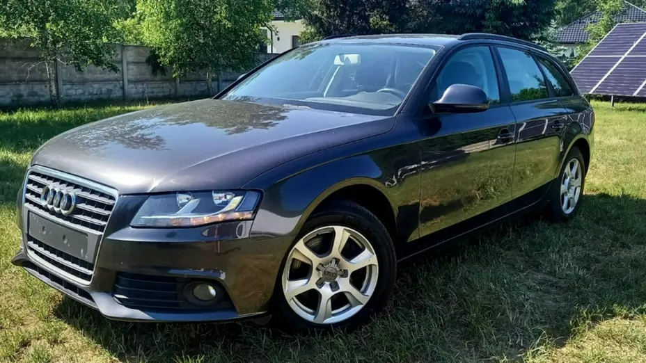 AUDI A4 -