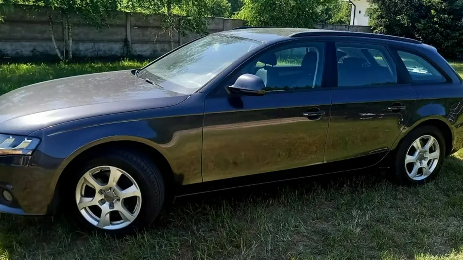 AUDI A4 -