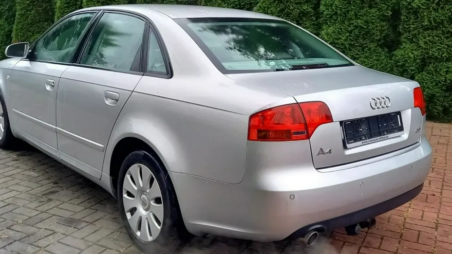 AUDI A4 -
