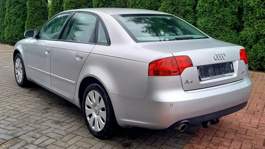 AUDI A4 -