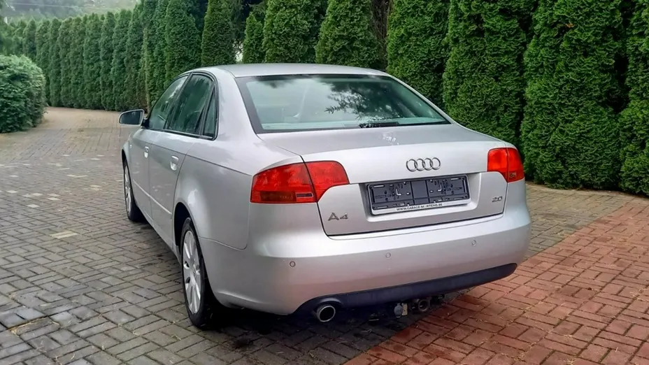 AUDI A4 -