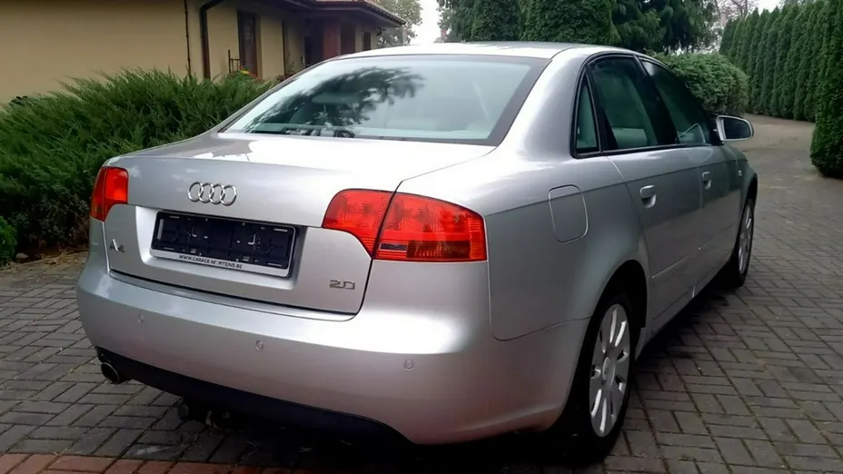 AUDI A4 -