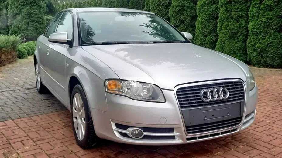 AUDI A4 -