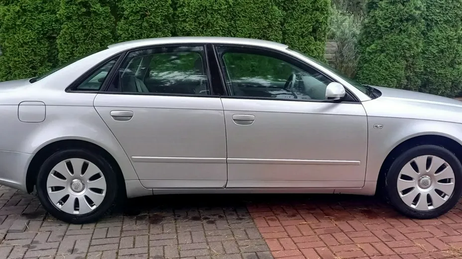 AUDI A4 -