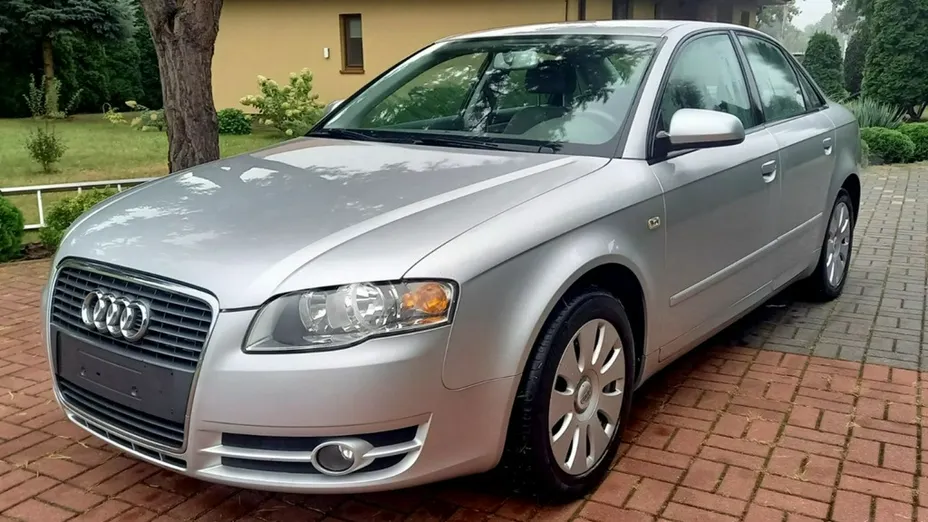 AUDI A4 -