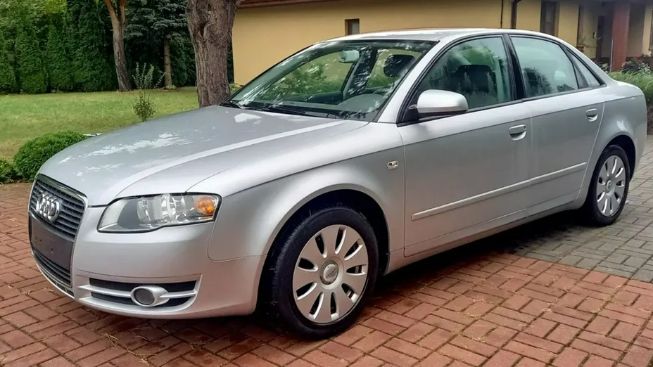 AUDI A4 -