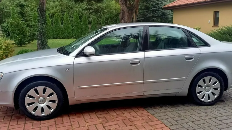 AUDI A4 -