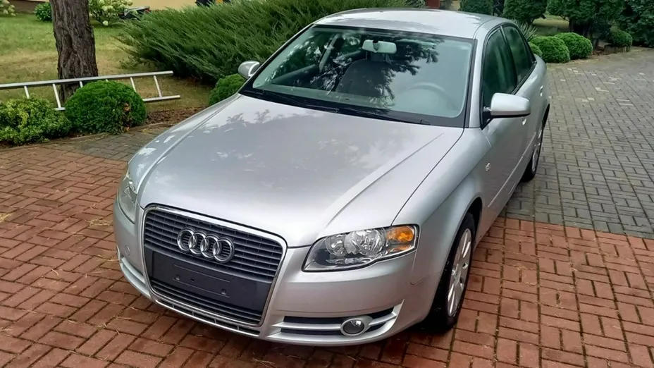 AUDI A4 -