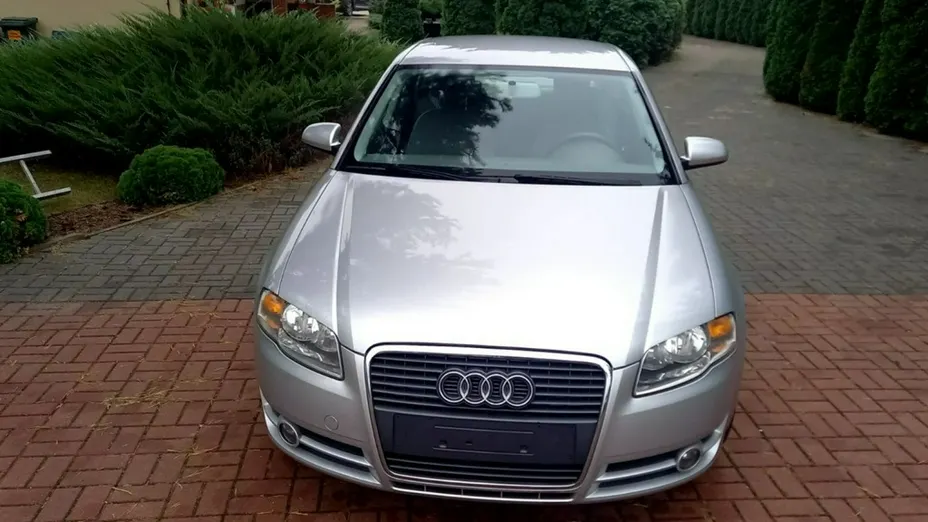 AUDI A4 -