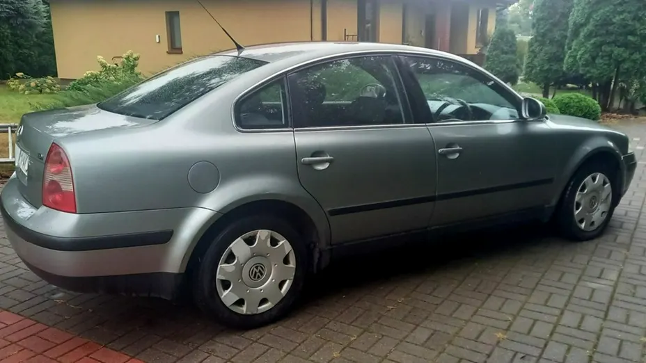 VOLKSWAGEN Passat -