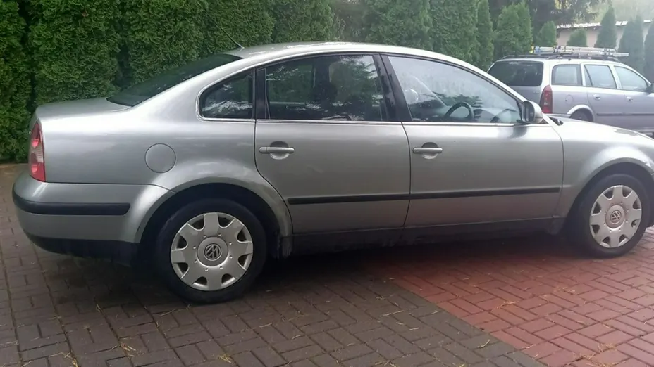 VOLKSWAGEN Passat -
